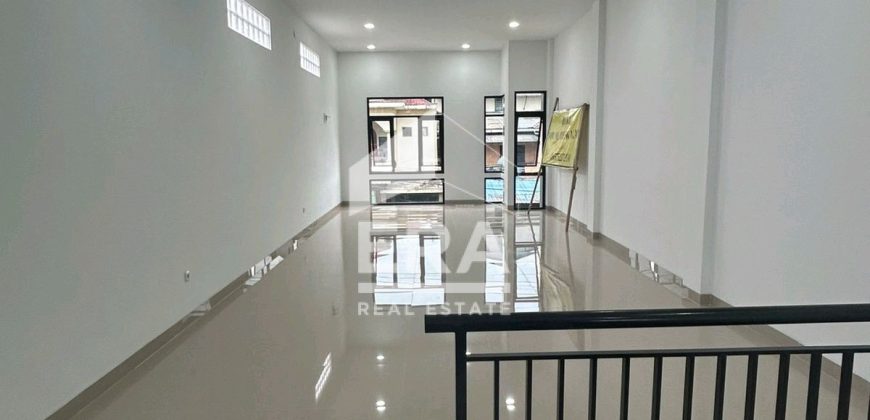 RUKO DIJUAL STRATEGIS SIAP PAKAI DAN LOKASI PINGGIR JALAN RAYA, SAMARINDA